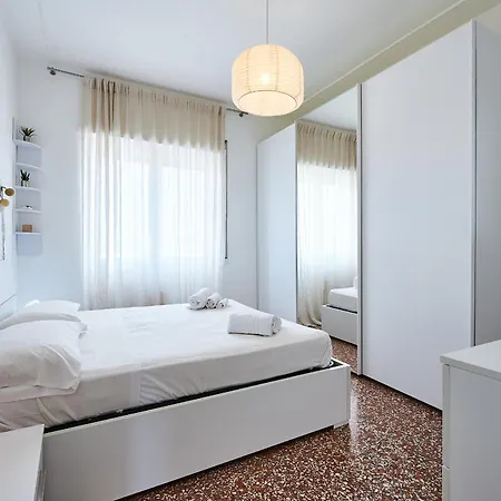 Modern Comfort Steps From Tiburtina Station * 로마