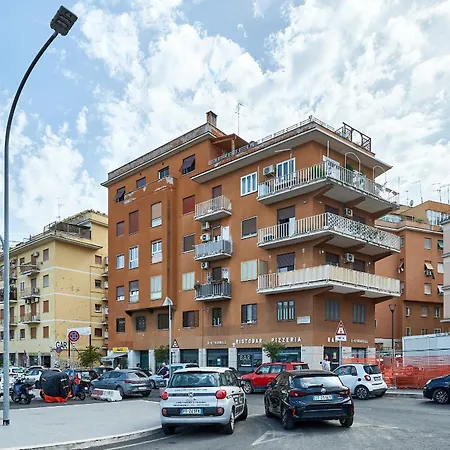 아파트 Modern Comfort Steps From Tiburtina Station *