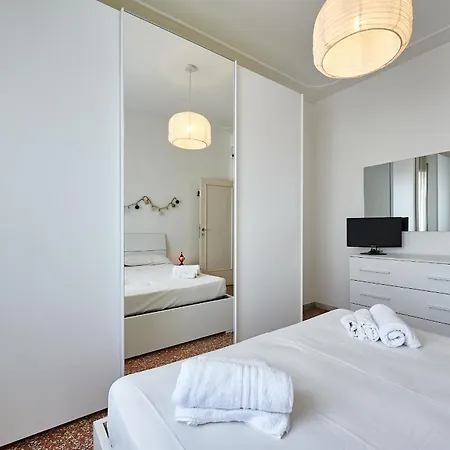 Modern Comfort Steps From Tiburtina Station